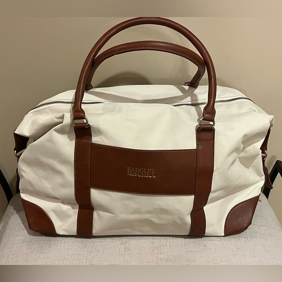 NWOT Badgley Mischka Barbara Tote Weekender Travel Bag White Canvas/Tan Leather - Picture 5 of 14
